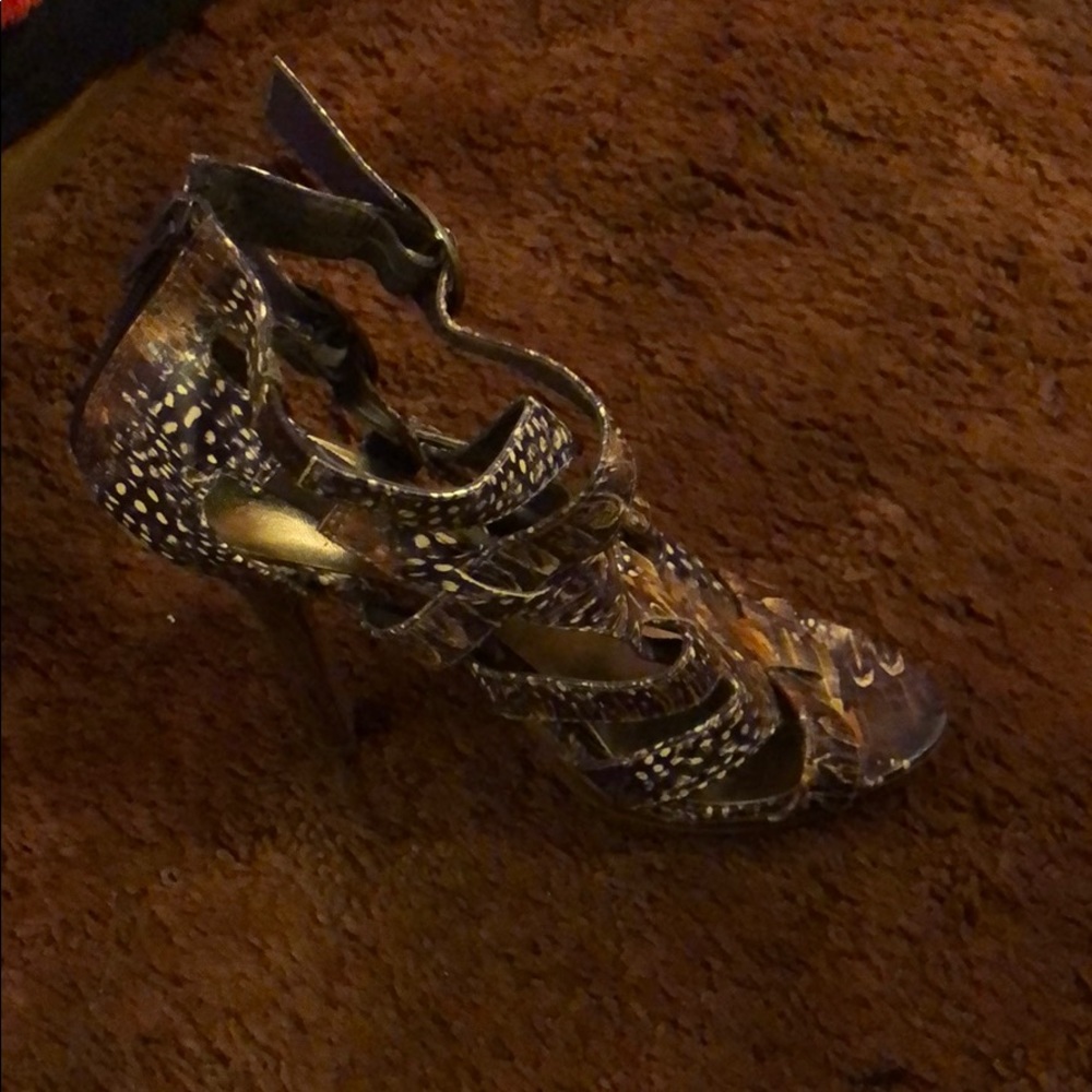 Beautiful 5” heels purple and brown pattern